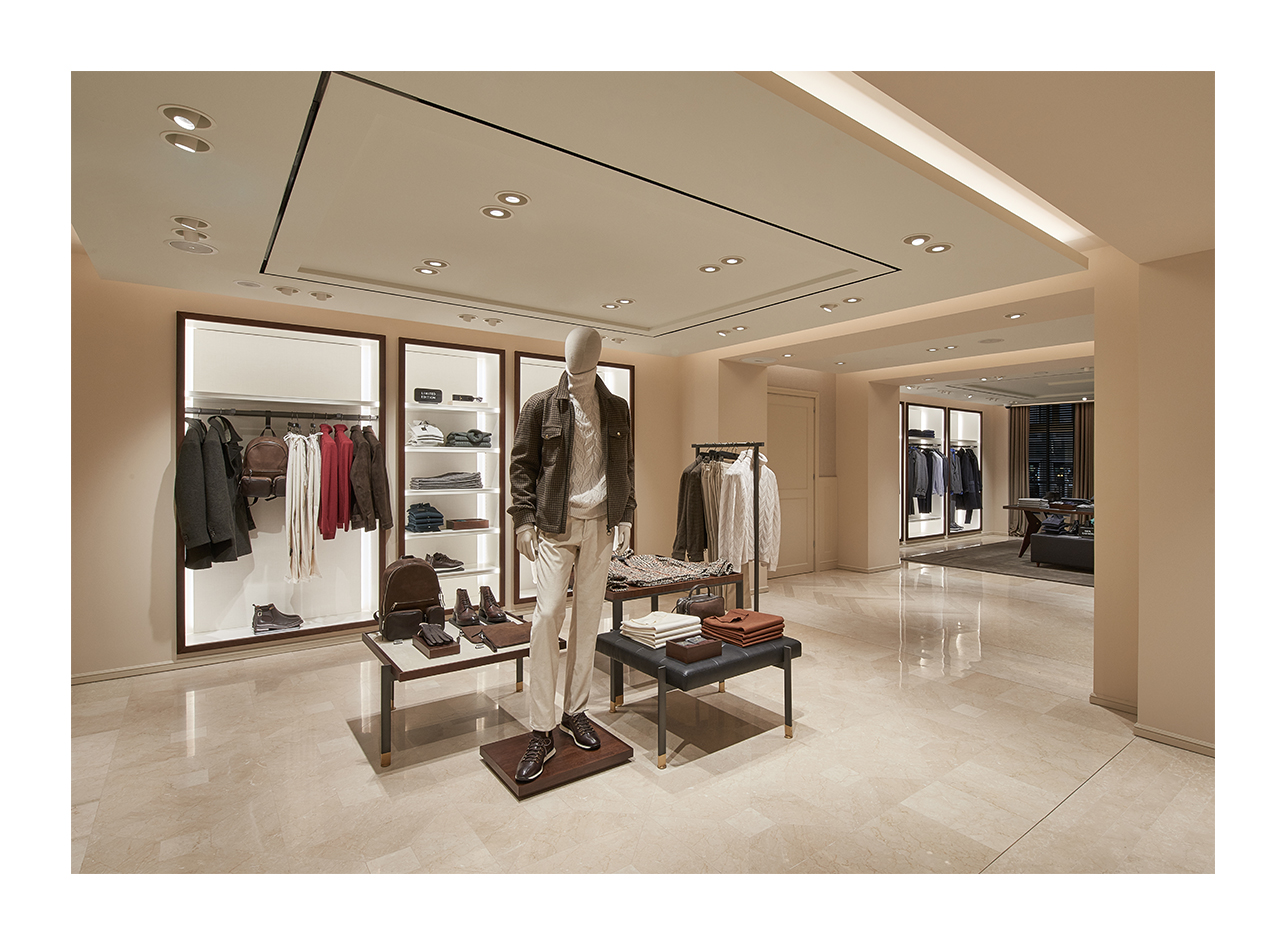 Massimo Dutti Paper | Munich New Concept Store