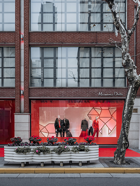 Massimo Dutti abre tienda en Barcelona con una batería de innovaciones  tecnológicas