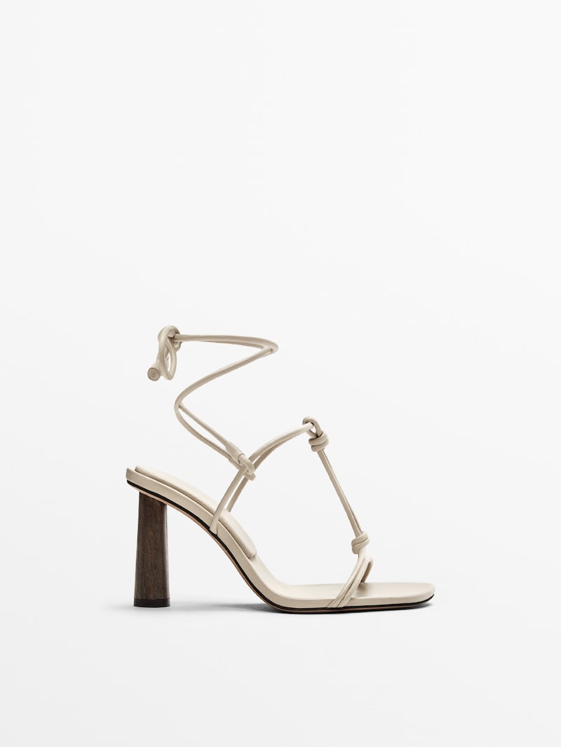 LEATHER KNOTTED STRAP SANDALS  