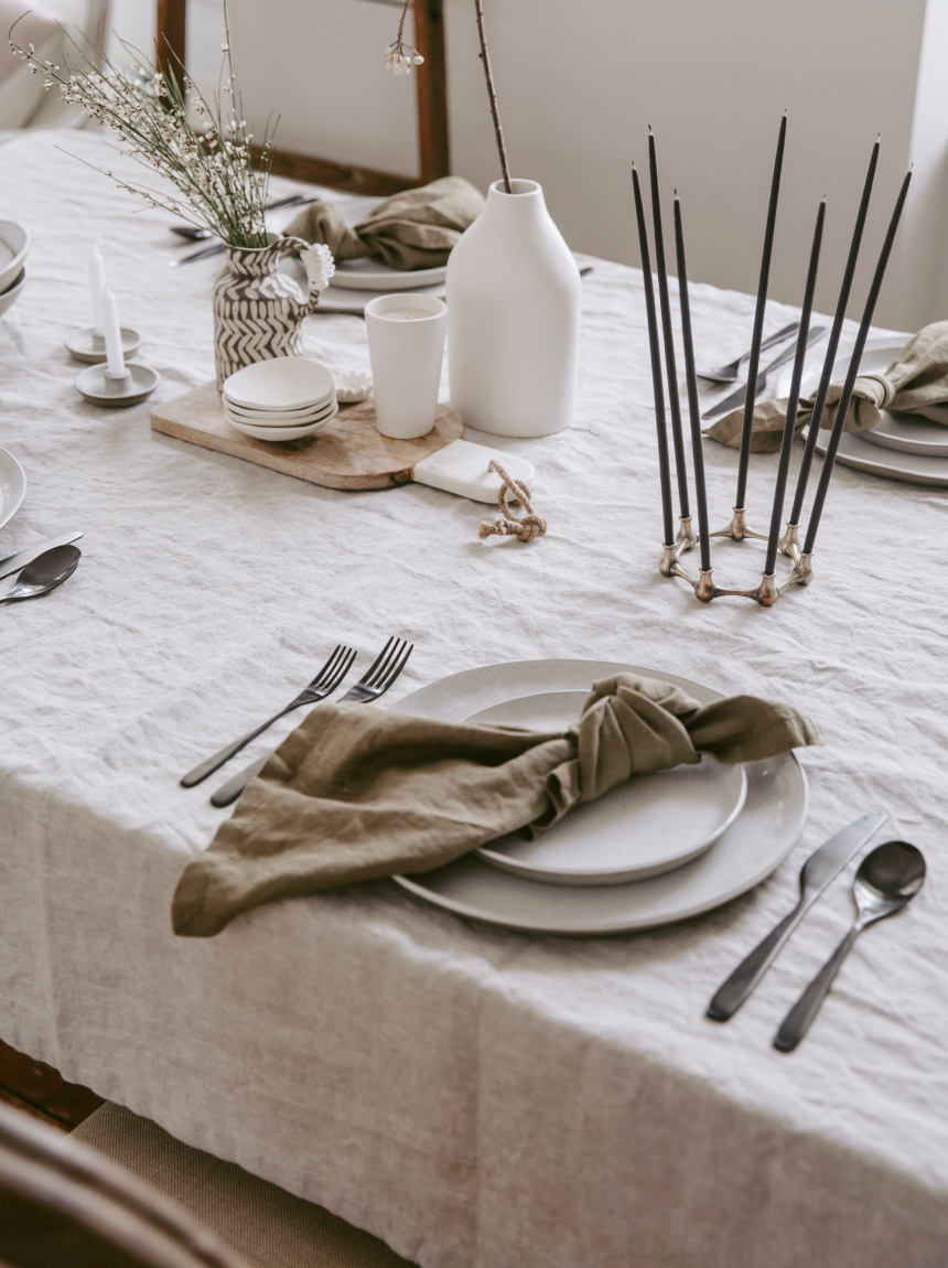 The Perfect Holidays Table Setting | Paper