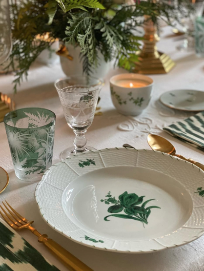 The Perfect Holidays Table Setting | Paper