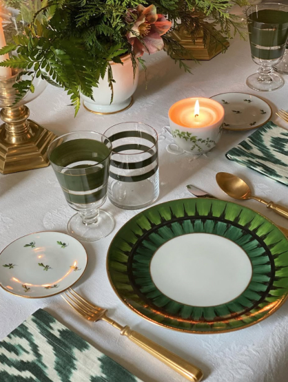 The Perfect Holidays Table Setting | Paper