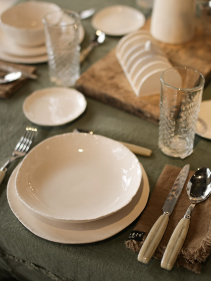 The Perfect Holidays Table Setting | Paper