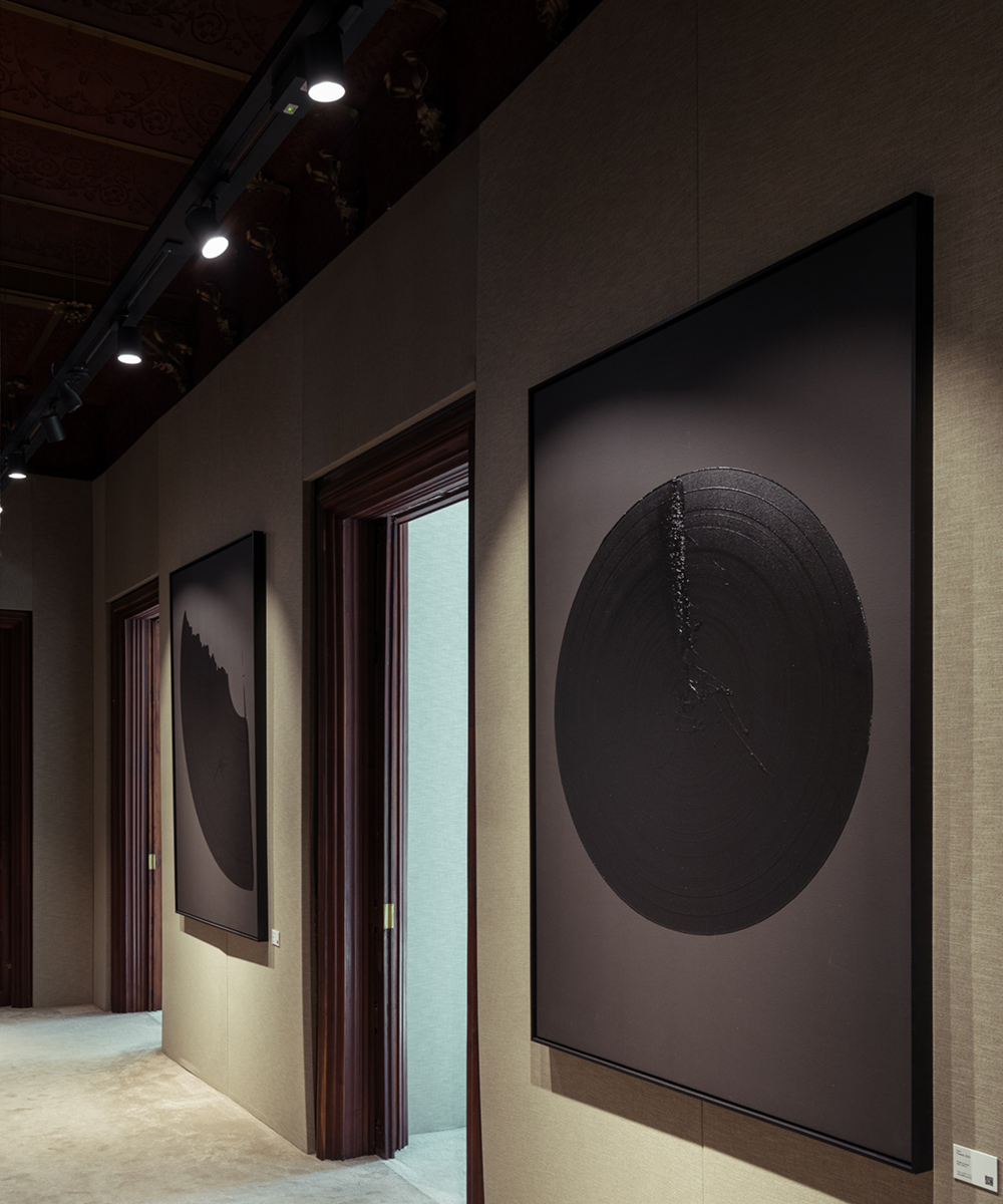 Viani obra en Massimo Dutti