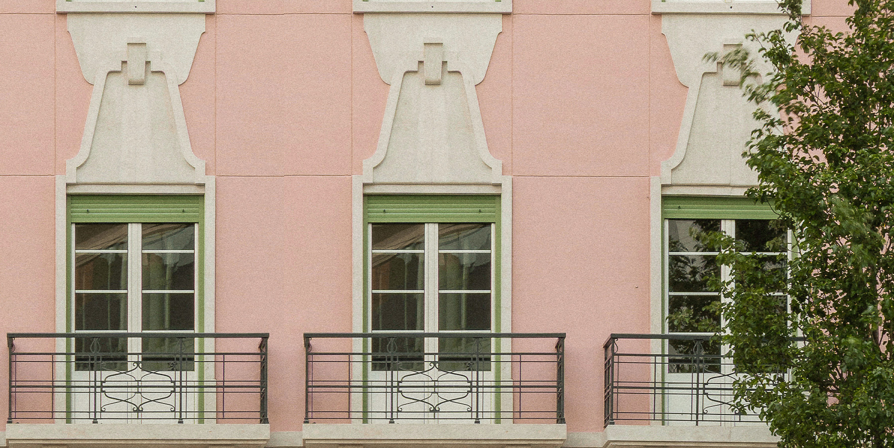 Fachada — Av. Fontes Pereira de Melo 42, Lisboa