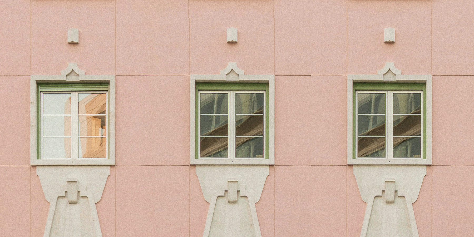 Fachada — Av. Fontes Pereira de Melo 42, Lisboa