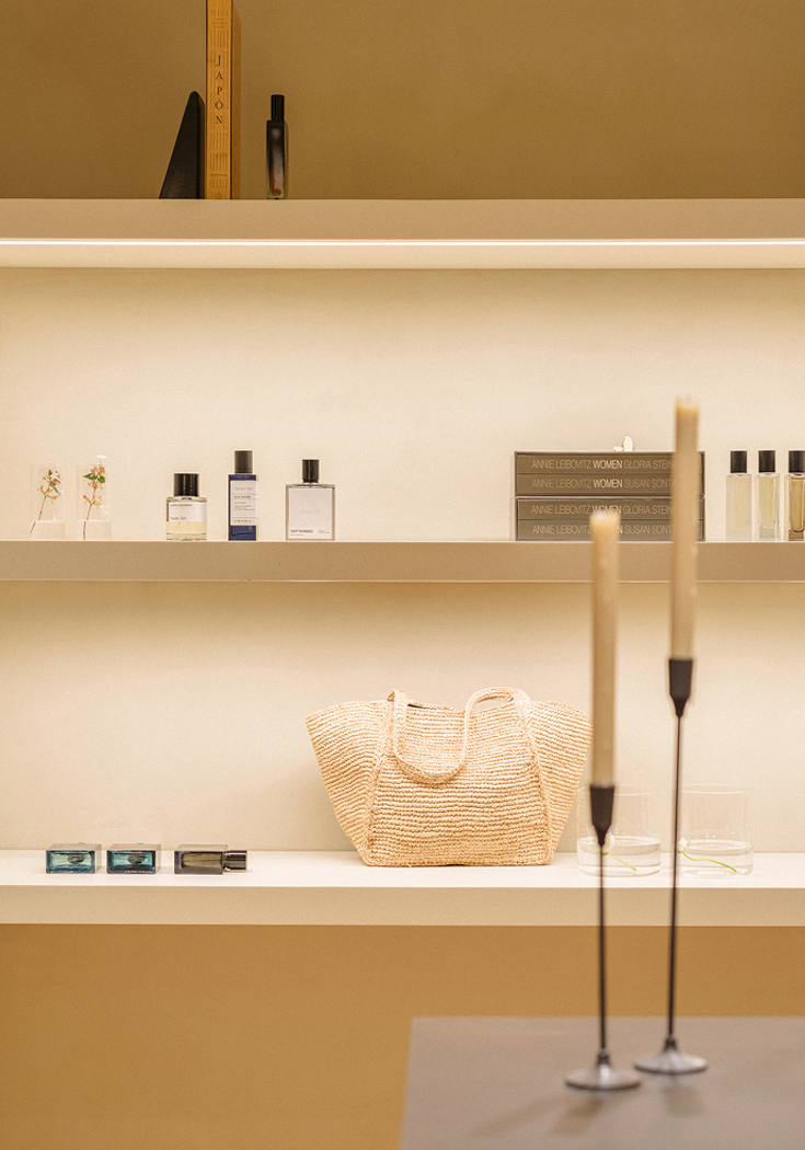 Detalle de perfumes y complementos — Massimo Dutti Lisboa