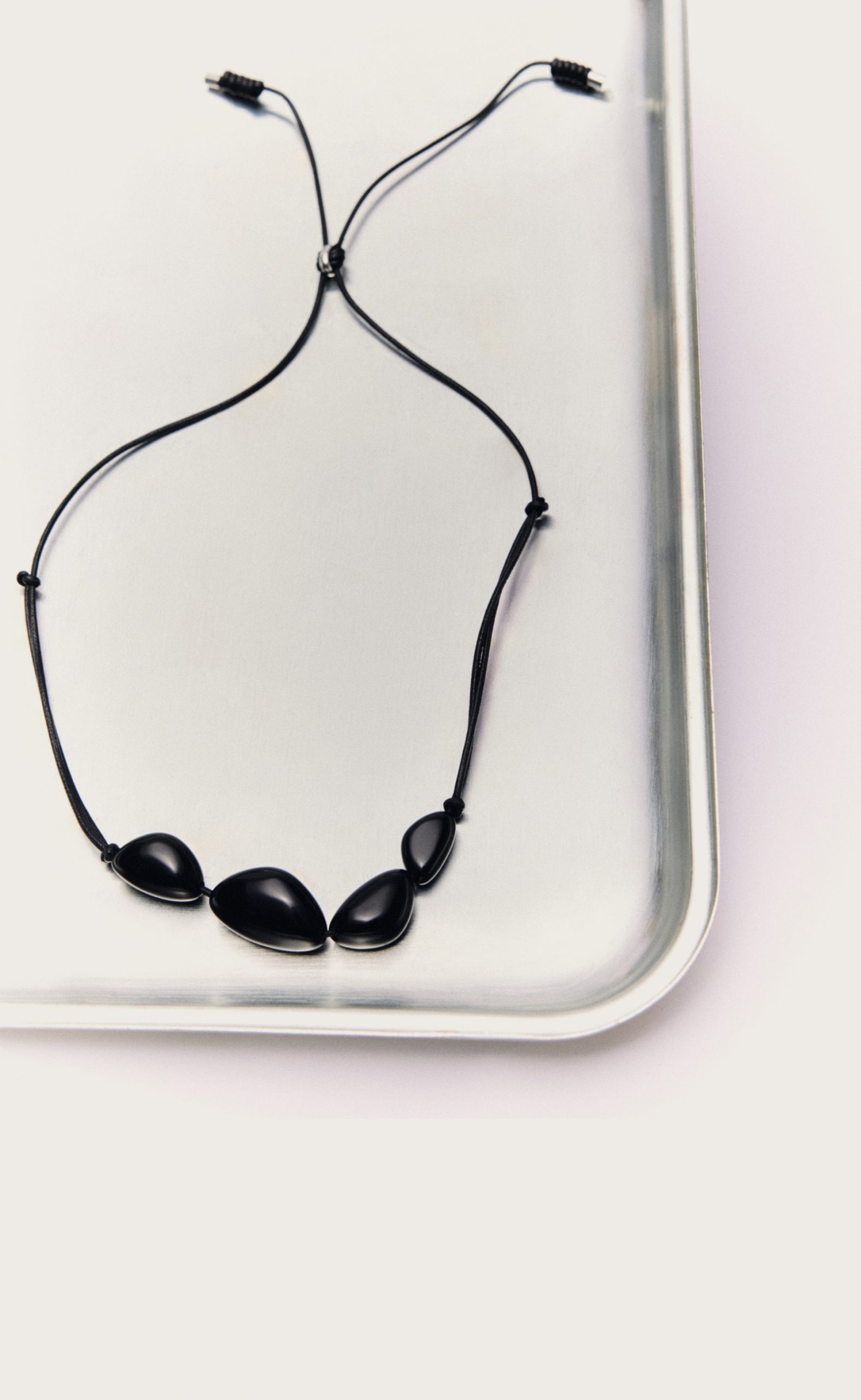 Cord necklace with black gems — Massimo Dutti