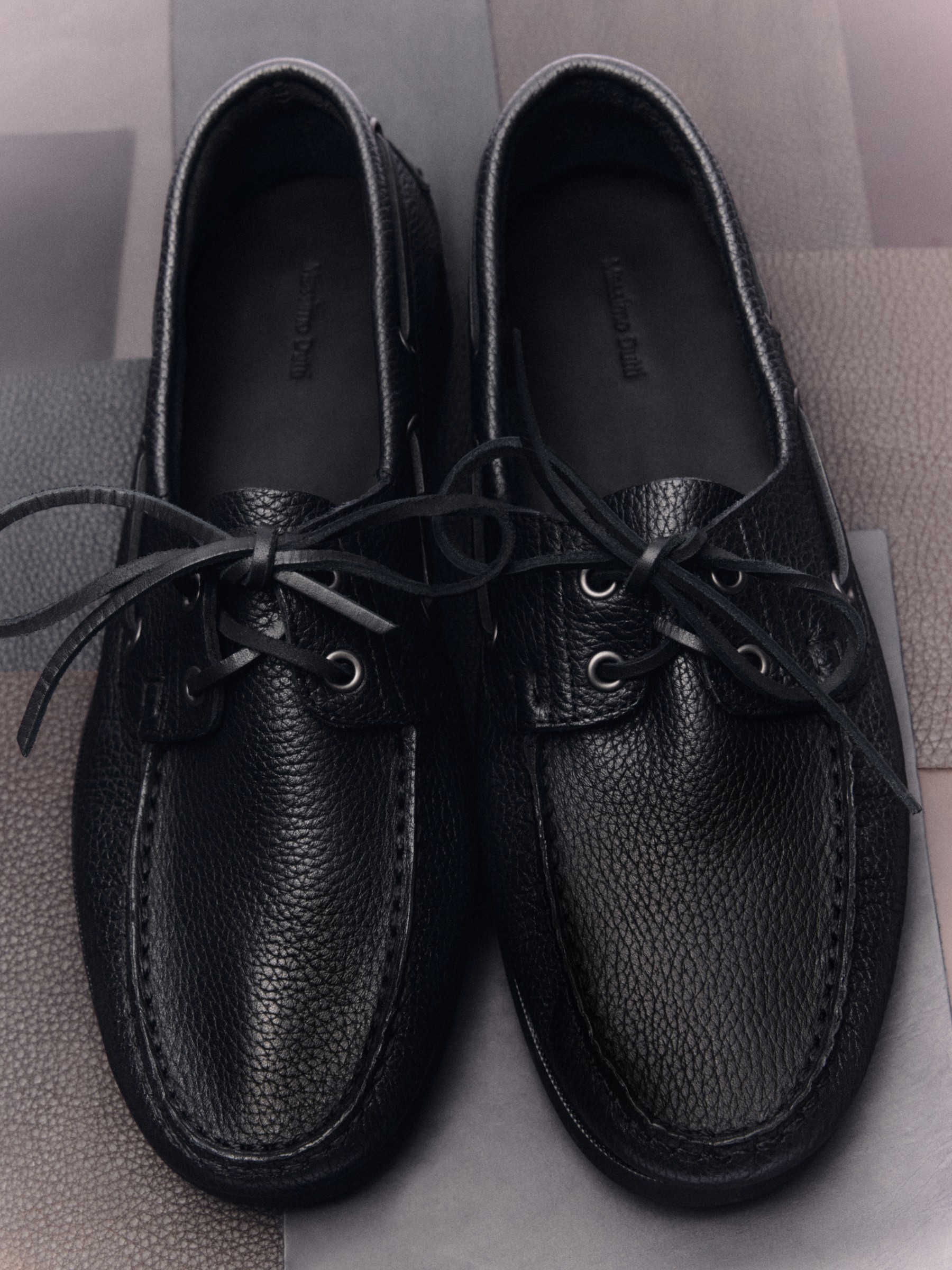 Náuticos de piel negra — Massimo Dutti