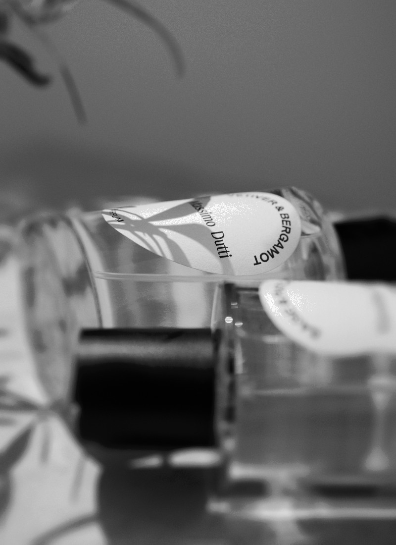 Vetiver & Bergamot eau de parfum bottles in black and white — Massimo Dutti