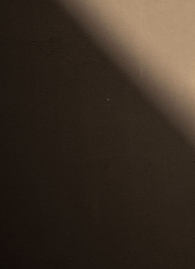 Warm surface in dim light — Incense & Hinoki, Massimo Dutti