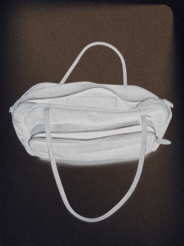 The Bowling bag seen from above against a brown background — Massimo Dutti
