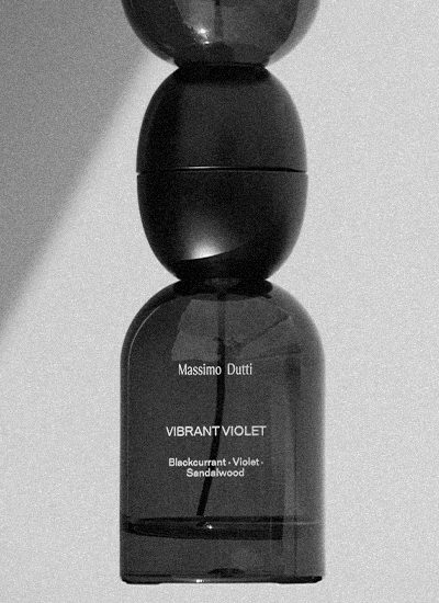 Vibrant Violet eau de parfum bottle in black and white — Massimo Dutti