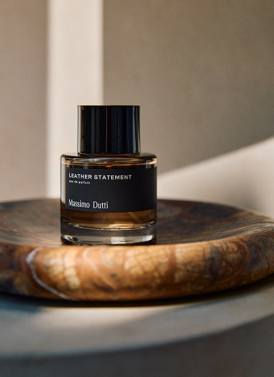 Leather Statement bottle on a marble tray — Massimo Dutti
