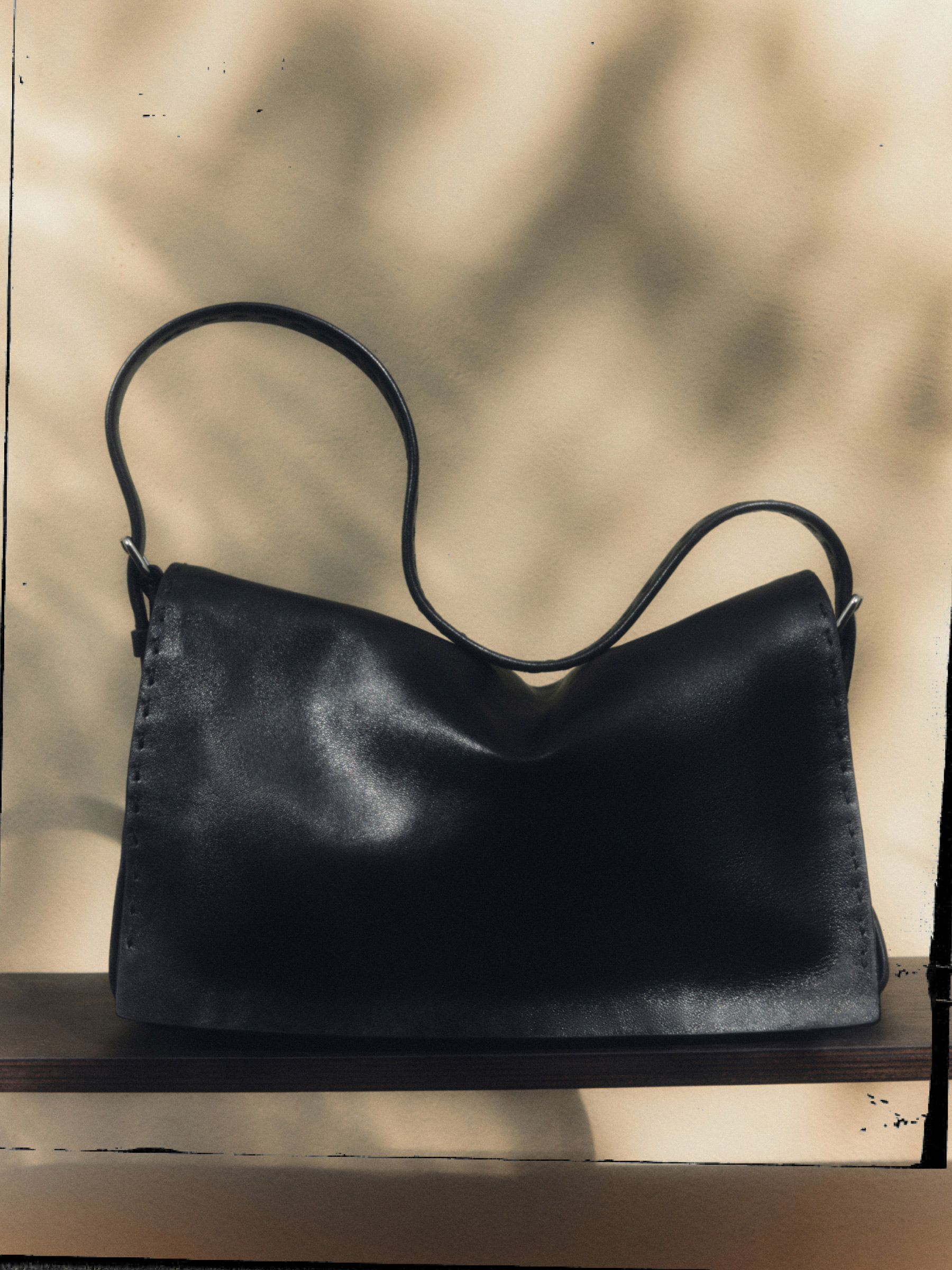 Black nappa leather crossbody bag — Massimo Dutti
