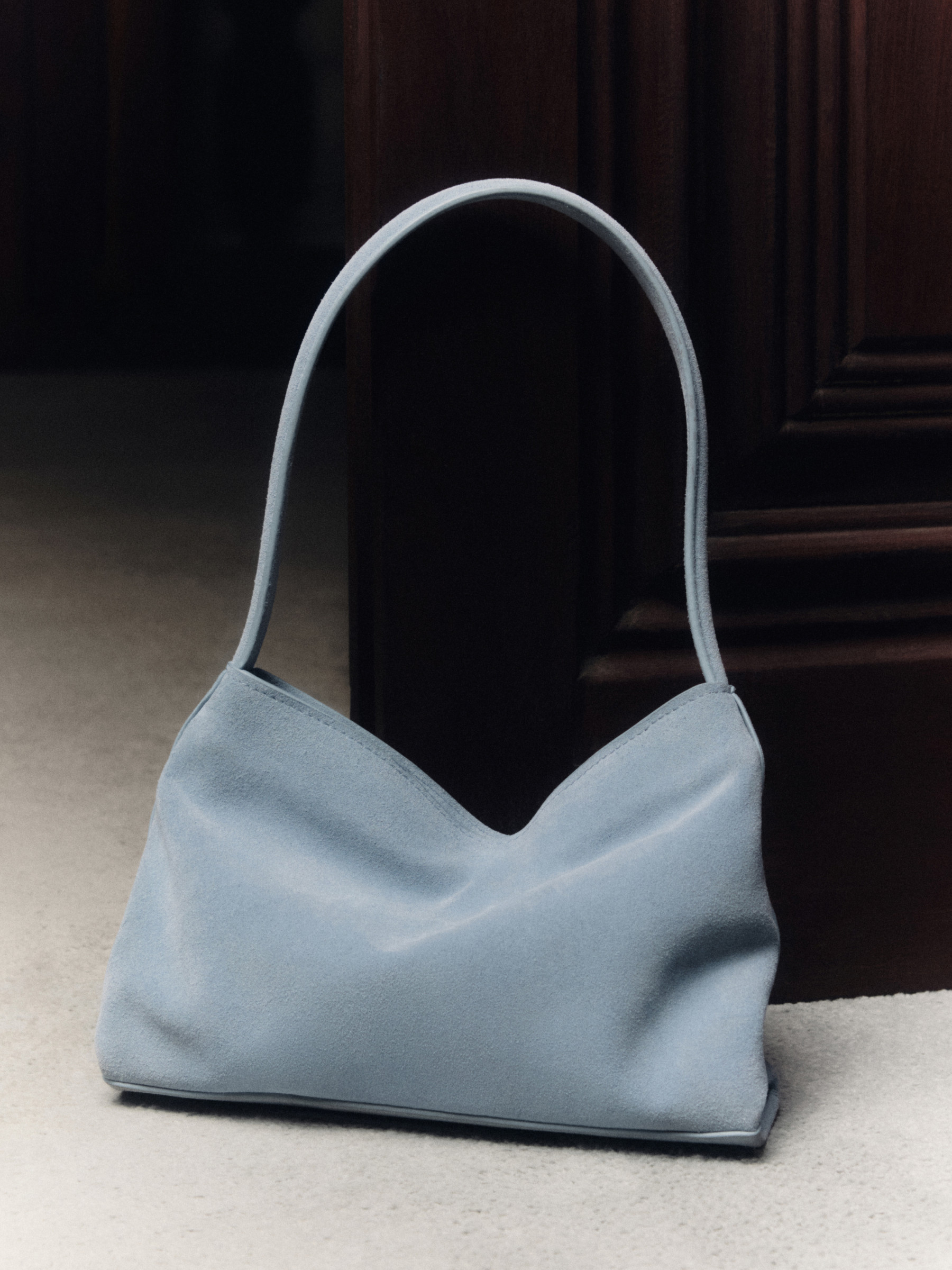 Blue suede leather shoulder bag — Massimo Dutti