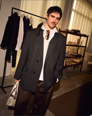 Guest at the Limited Edition presentation in Paris — Massimo Dutti