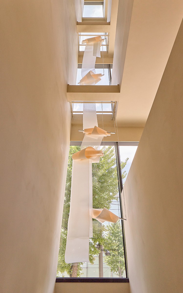 Sunny Kim's hanji installation at the Hannam store — ArtInProgress, Massimo Dutti Seoul