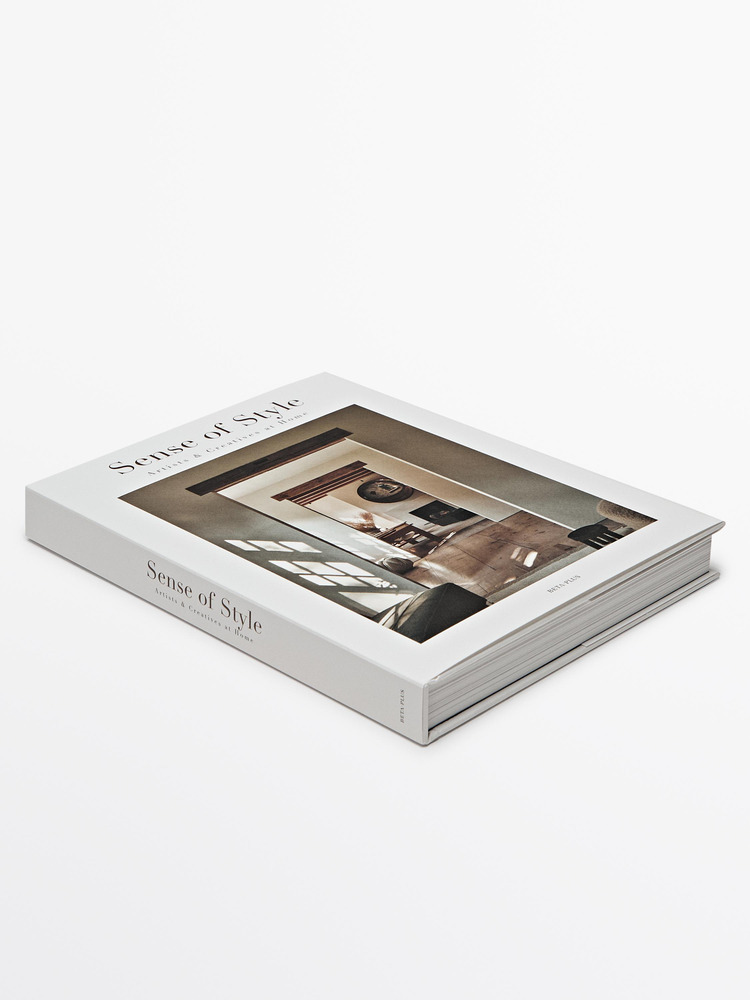 Closed copy of Sense of Style. Artists & Creatives at Home