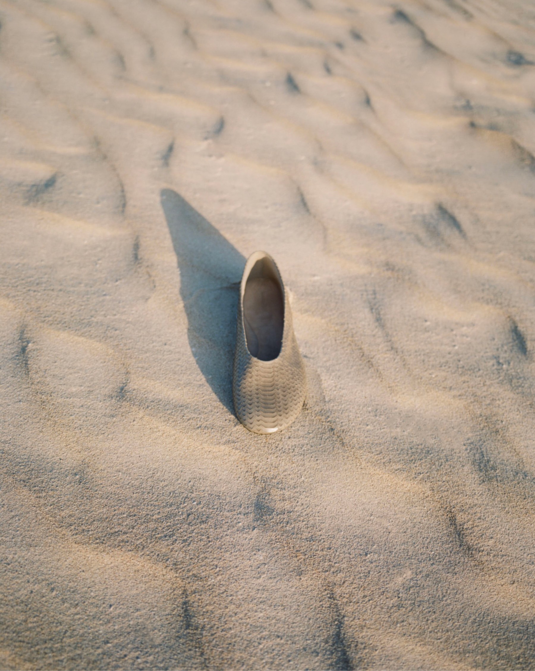 Leather ballet flat on the dunes at sunset, Fuerteventura — Massimo Dutti