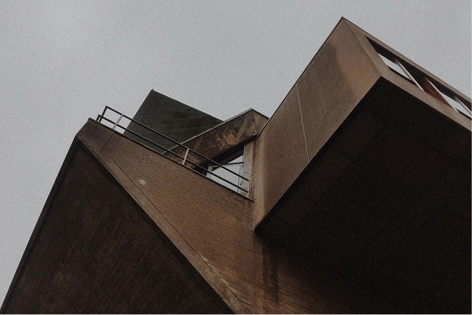 Concrete volumes of a Barbican tower — Massimo Dutti London Fashion Week