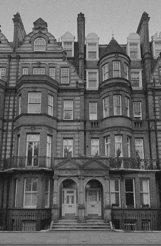 Red-brick façade with bay windows near Sloane Square — Massimo Dutti London Fashion Week