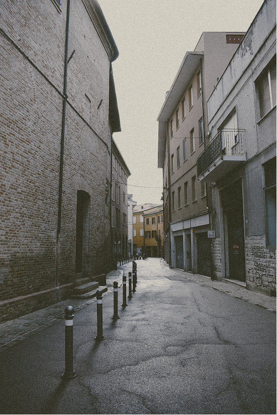 Narrow street with brick façades in the Tortona area — Massimo Dutti Milan Fashion Week