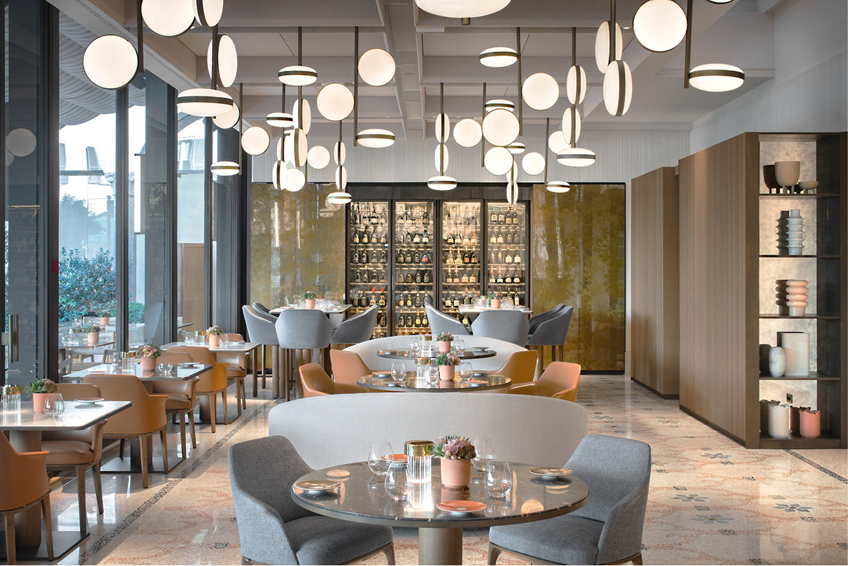 Dining room of Zelo Restaurant at the Four Seasons Hotel Milano — Massimo Dutti Milan Fashion Week