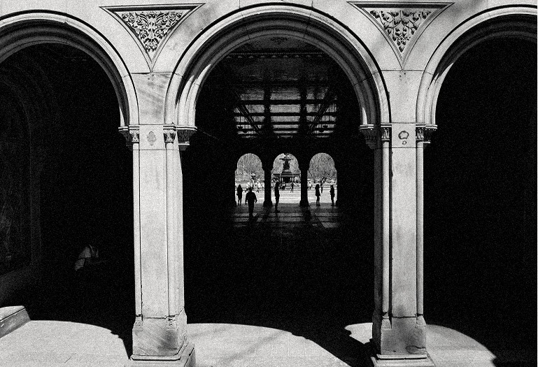 The arcades of Bethesda Terrace in black and white — Massimo Dutti NY Fashion Week