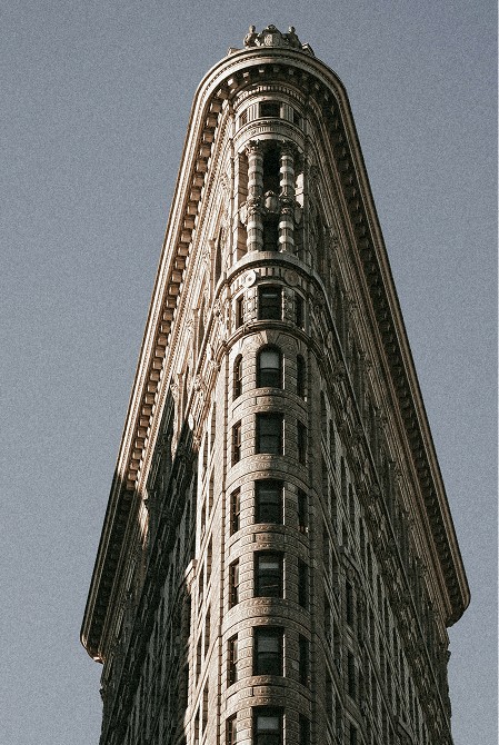 The Flatiron Building seen from its prow — Massimo Dutti NY Fashion Week