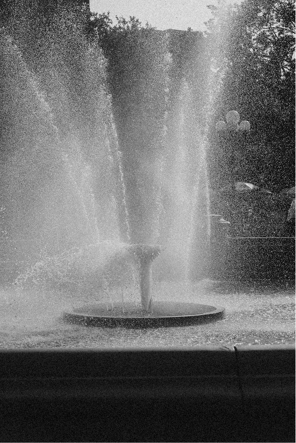 The Washington Square Park fountain — Massimo Dutti NY Fashion Week