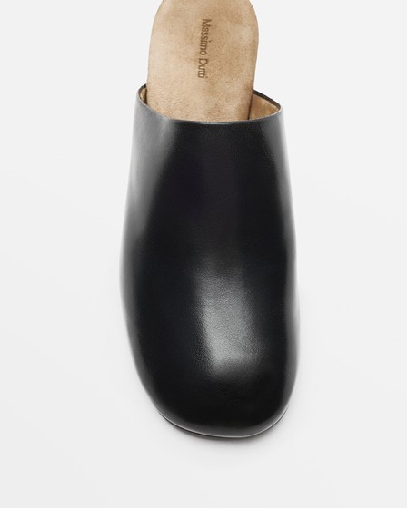 Black leather mule — Massimo Dutti Puffer Jackets