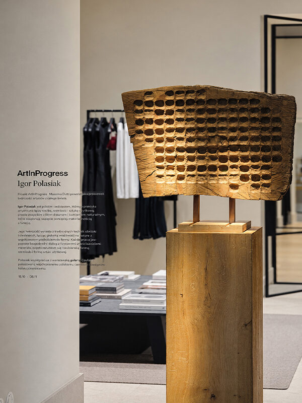 Opening Roma, Via del Corso 418. – Massimo Dutti Paper