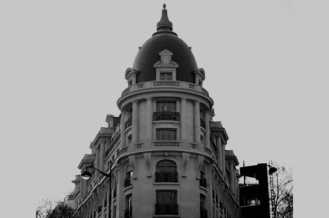 Domed residential corner building in western Paris — Massimo Dutti Paris Fashion Week
