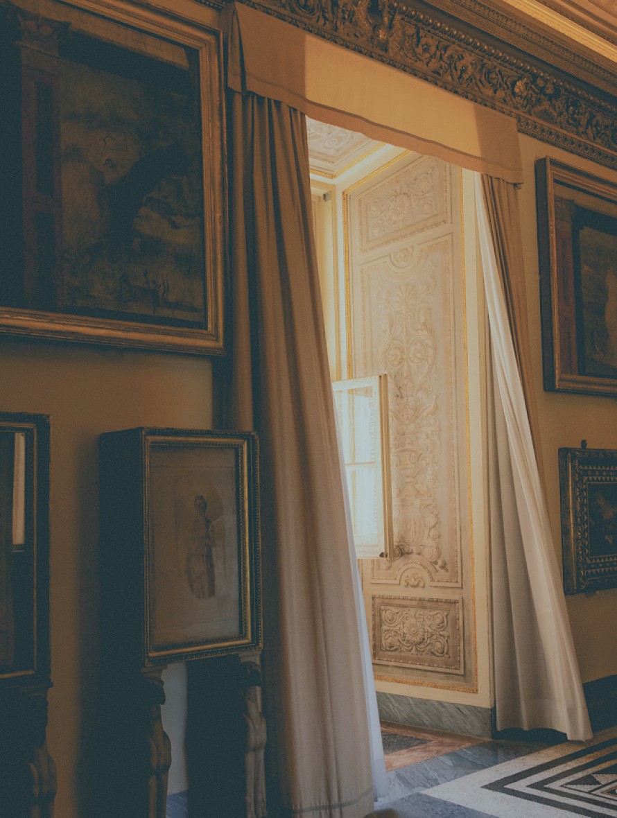 Gallery with curtains and paintings in a historic residence — Rome